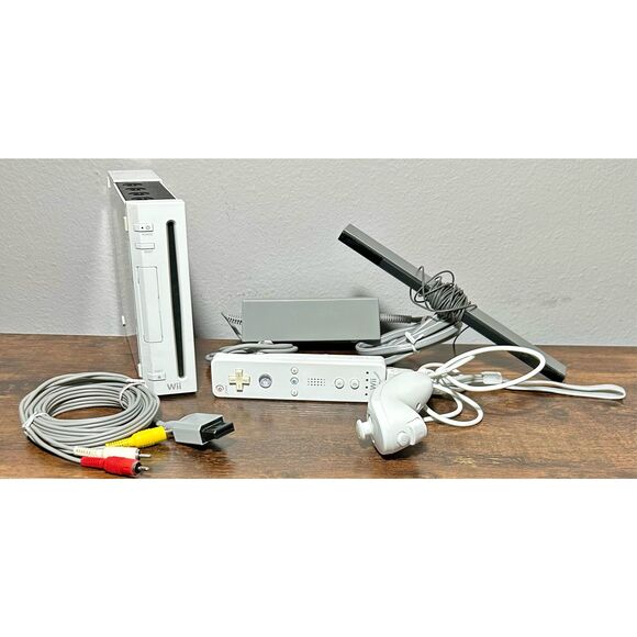 Nintendo Wii Console White Bundle RVL-001 GameCube Compatible - Tested & working - Picture 2 of 11